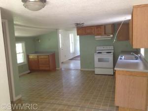 204 Cherry St, Schoolcraft, MI 49087 photo 3