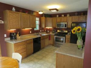 1348 Centennial Ct, Plainwell, MI 49080 photo 4