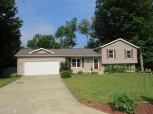 1348 Centennial Ct, Plainwell, MI 49080 photo 1