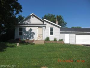 63 N Third St, Pierson, MI 49339 photo 1