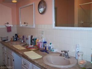 323 E Grant St, Bronson, MI 49028 photo 8
