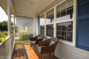 1207 Comstock Dr, Marshall, MI 49068 photo 3