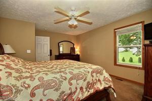 1207 Comstock Dr, Marshall, MI 49068 photo 11