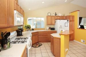 172 14th St, Plainwell, MI 49080 photo 7