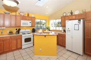 172 14th St, Plainwell, MI 49080 photo 5