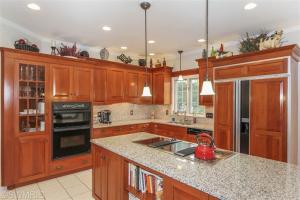 7828 Timber Canyon Dr SE, Ada, MI 49301 photo 5