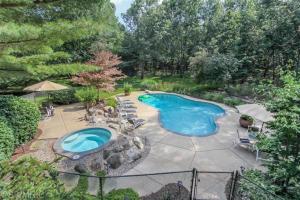 7828 Timber Canyon Dr SE, Ada, MI 49301 photo 2