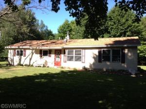 4181 N Elm Ave, White Cloud, MI 49349 photo 1