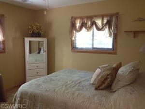 4181 N Elm Ave, White Cloud, MI 49349 photo 9