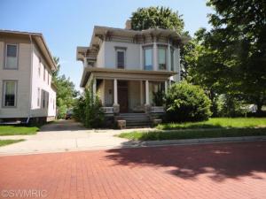 161 E Main St, Ionia, MI 48846 photo 2