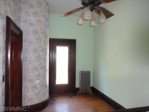 161 E Main St, Ionia, MI 48846 photo 8