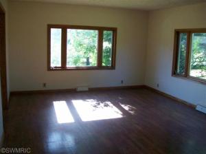665 106th Ave, Plainwell, MI 49080 photo 5
