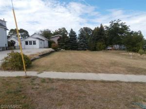 222 Third Ave, Manistee, MI 49660 photo 2