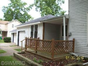 304 E Cushman St, Three Rivers, MI 49093 photo 3
