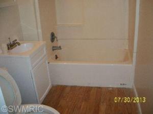 304 E Cushman St, Three Rivers, MI 49093 photo 9