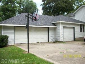 304 E Cushman St, Three Rivers, MI 49093 photo 4