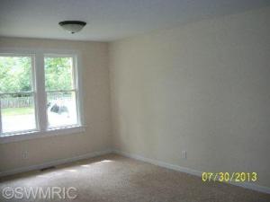304 E Cushman St, Three Rivers, MI 49093 photo 6