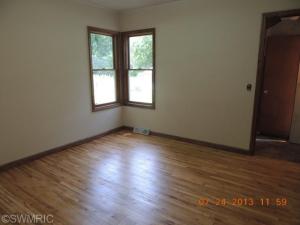 1382 E 120th St, Grant, MI 49327 photo 5