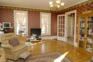 330 N Eagle, Marshall, MI 49068 photo 4