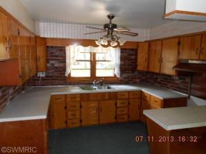 956 James St, Plainwell, MI 49080 photo 5