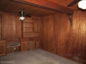 956 James St, Plainwell, MI 49080 photo 8