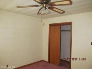 956 James St, Plainwell, MI 49080 photo 10