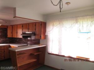 956 James St, Plainwell, MI 49080 photo 6