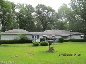 956 James St, Plainwell, MI 49080 photo 2