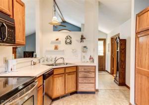 814 Meadowmeade Dr, Ada, MI 49301 photo 5