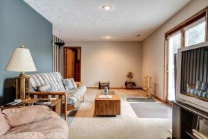 814 Meadowmeade Dr, Ada, MI 49301 photo 14
