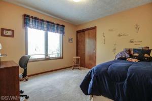 814 Meadowmeade Dr, Ada, MI 49301 photo 11