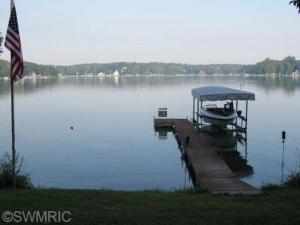 802 E Gull Lake Dr, Augusta, MI 49012 photo 3
