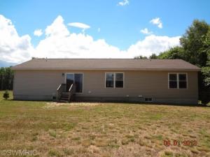 9157 E 36th St, Newaygo, MI 49337 photo 2
