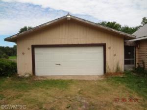 1775 E 120th St, Grant, MI 49327 photo 4