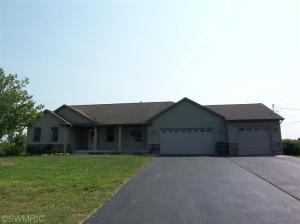 2594 Nicholas Dr, Dorr, MI 49323 photo 2