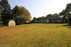 15083 Walters Dr, Marshall, MI 49068 photo 2