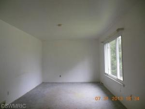 362 Donna Dr SE, Lowell, MI 49331 photo 2