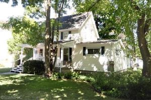 504 W Bridge St, Plainwell, MI 49080 photo 3