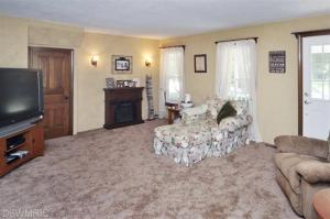 504 W Bridge St, Plainwell, MI 49080 photo 4