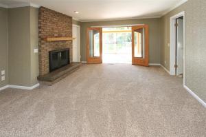 315 Midlakes Blvd, Plainwell, MI 49080 photo 4