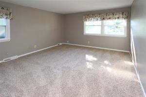 315 Midlakes Blvd, Plainwell, MI 49080 photo 11