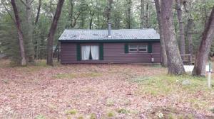 9287 S Hillcrest Blvd, Baldwin, MI 49304 photo 2