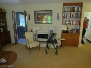 429 6th St, Plainwell, MI 49080 photo 3