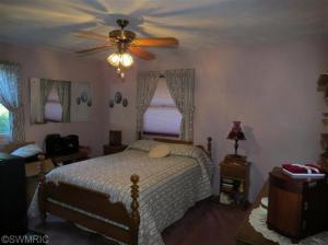 429 6th St, Plainwell, MI 49080 photo 10