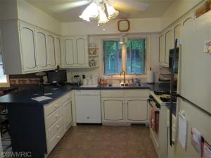 429 6th St, Plainwell, MI 49080 photo 5
