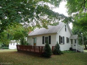 877 W Fleck Rd, Edmore, MI 48829 photo 2