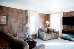 281 E Riverside Dr, Ionia, MI 48846 photo 7