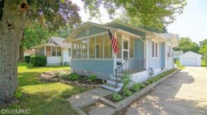 611 W Front, Buchanan, MI 49107 photo 1
