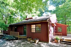 13639 Johnson Ln, Harbert, MI 49115 photo 1