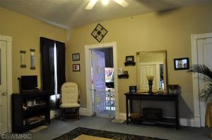 315 Pine St, Belding, MI 48809 photo 2